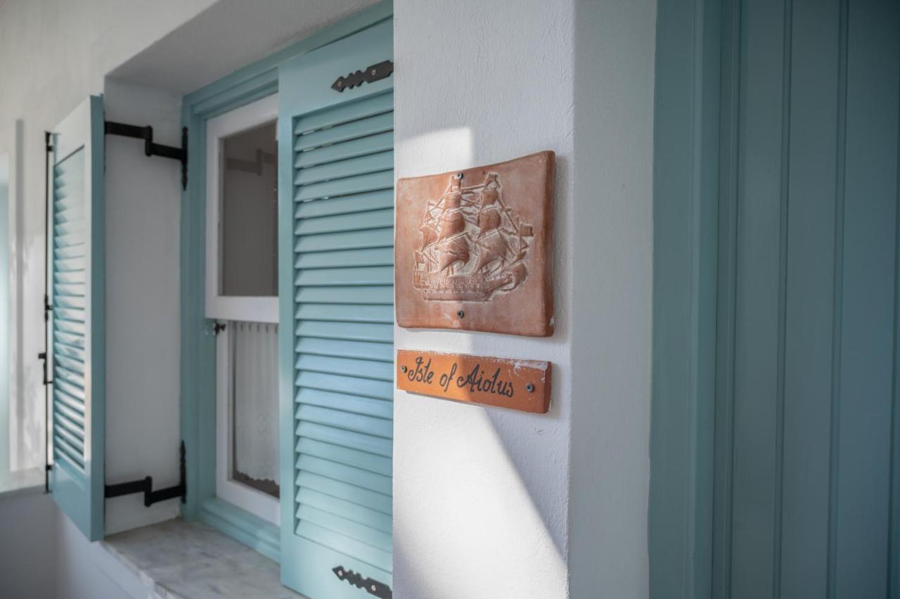Odyssey Suites Poros Town Екстериор снимка