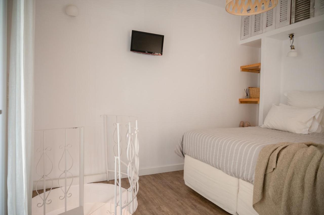 Odyssey Suites Poros Town Екстериор снимка