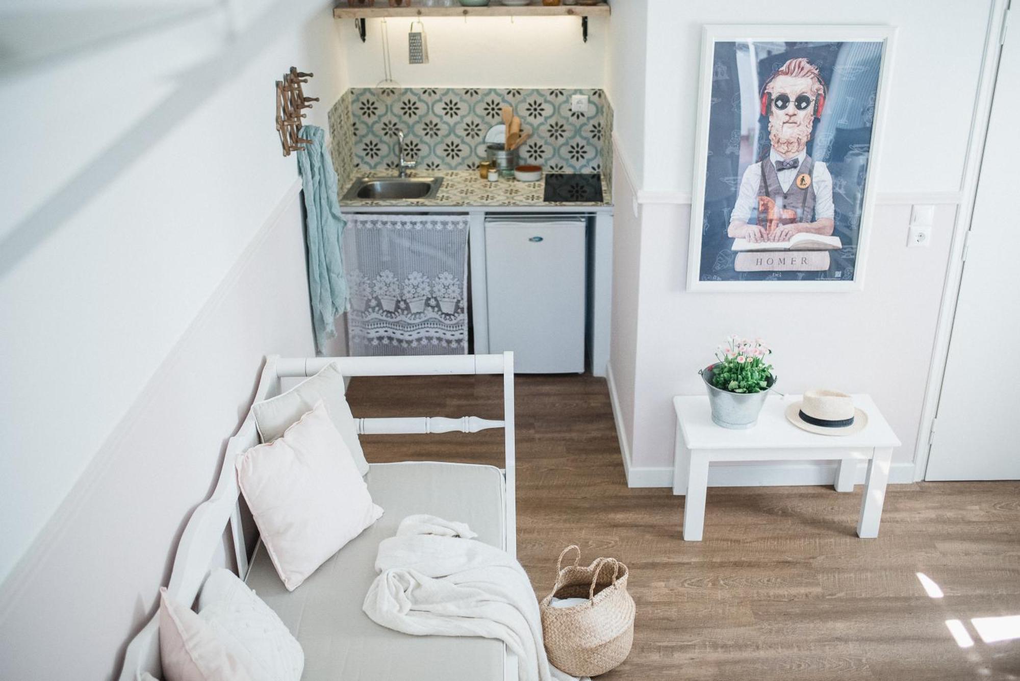 Odyssey Suites Poros Town Екстериор снимка