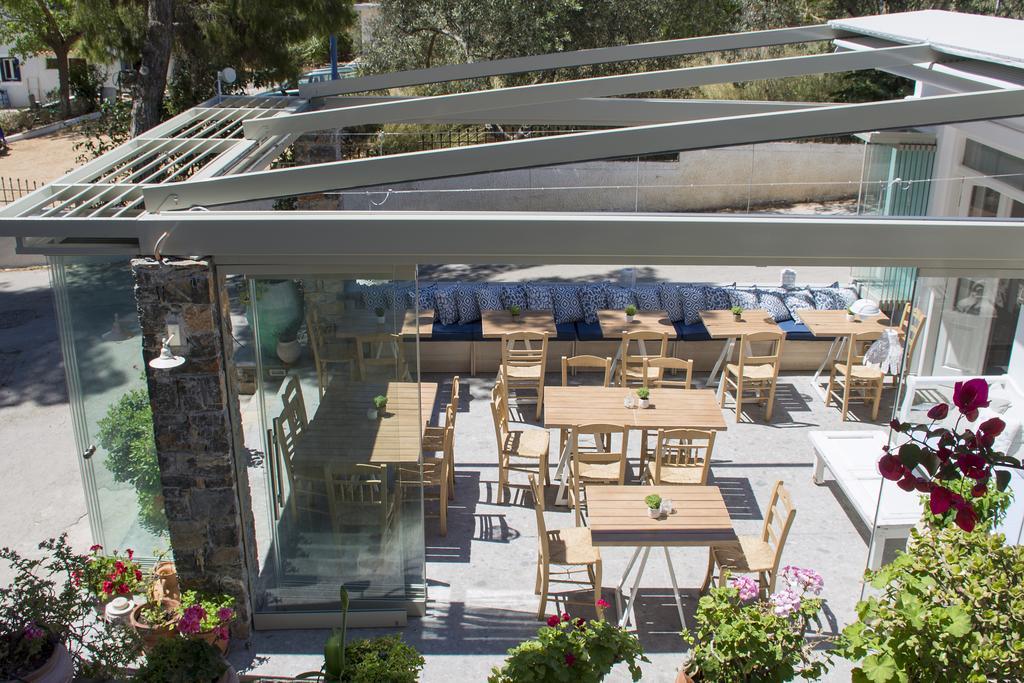 Odyssey Suites Poros Town Екстериор снимка